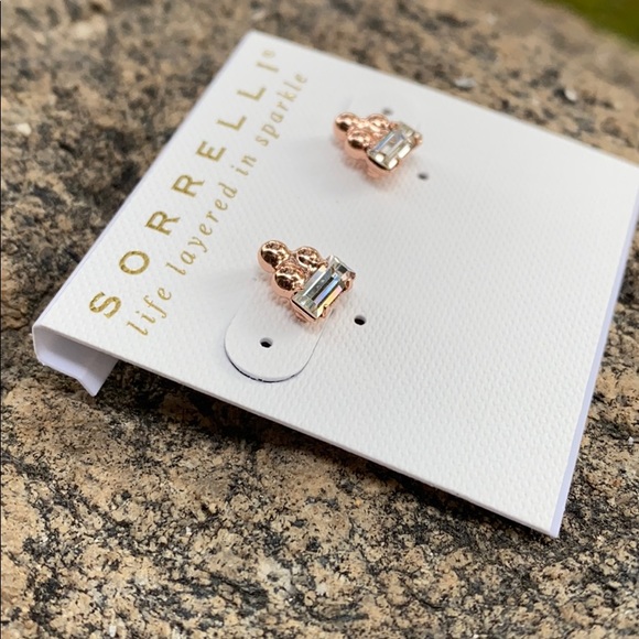 Sorrelli Rose Garden Rose Gold Stud Earrings NWT - Picture 4 of 5
